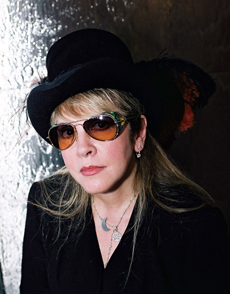 stevie_australia_nov2005_01.jpg - 88716 Bytes